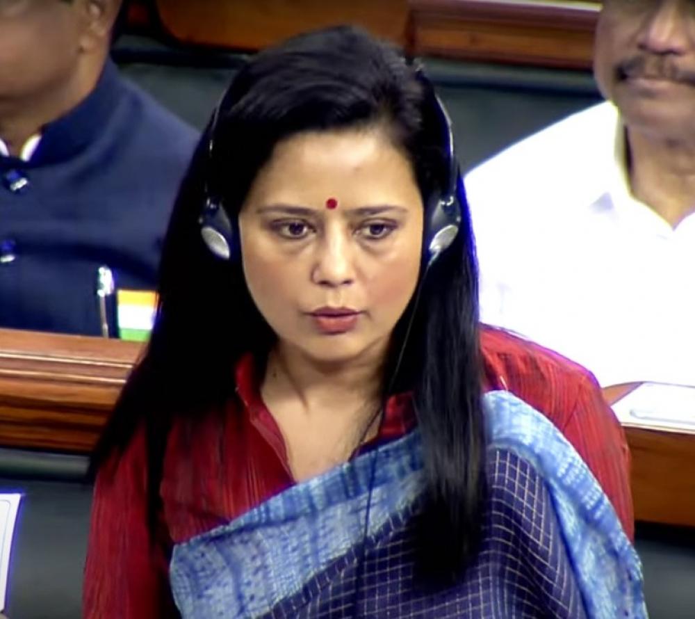 The Weekend Leader - 'Jholewala fakir' in Parliament since 2019, says Mahua